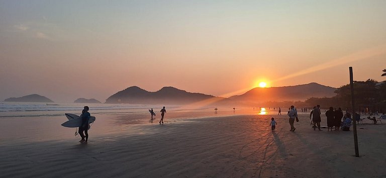 Refúgio a 140 metros da Praia da Baleia