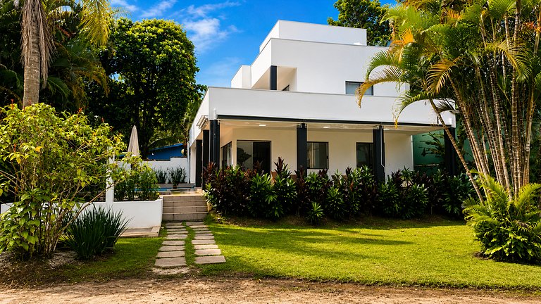 Casa c/ jacuzzi e piscina ~140m-Praia da Baleia